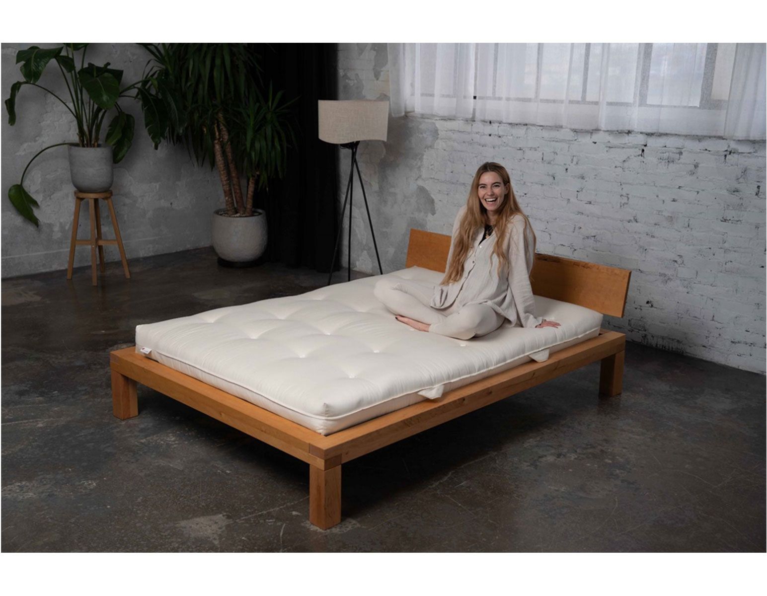 Bett Essence; metallfreies Massivholzbett |Metallfreies Futonbett Essence aus massivem Zirbenholz, (Futon nicht im Lieferumfang enthalten)